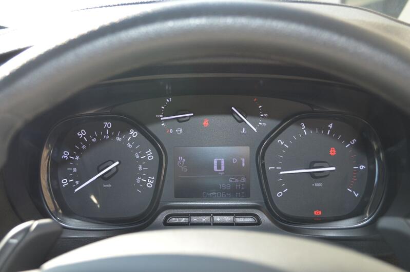 VAUXHALL VIVARO