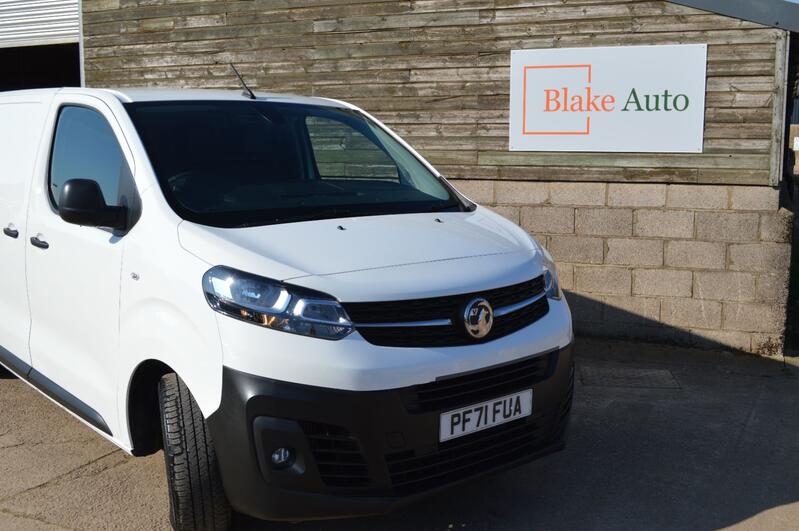 VAUXHALL VIVARO