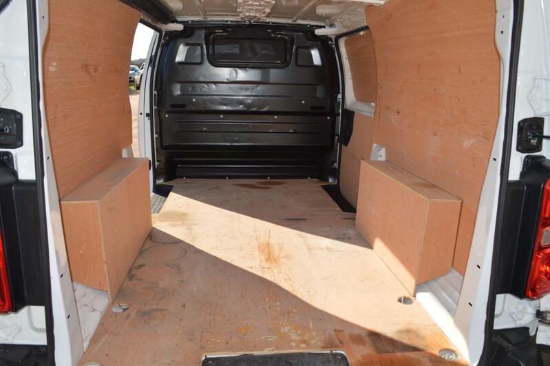 VAUXHALL VIVARO