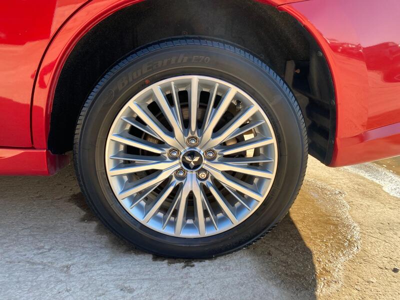 MITSUBISHI OUTLANDER