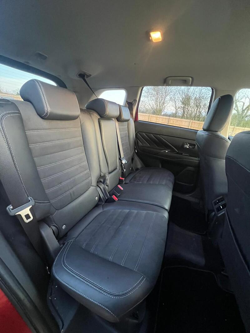 MITSUBISHI OUTLANDER