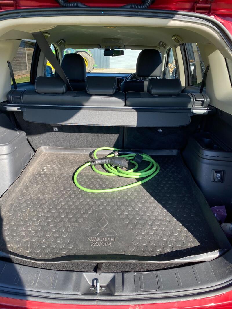 MITSUBISHI OUTLANDER