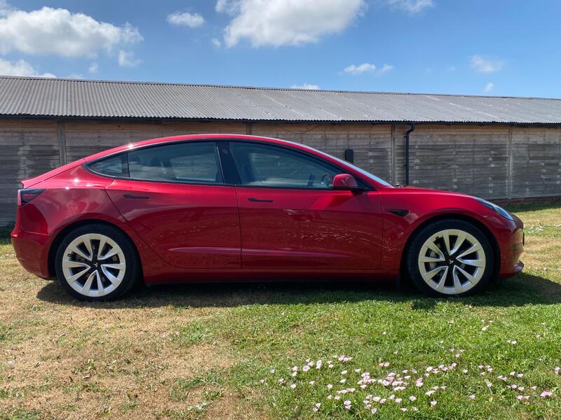 TESLA MODEL 3