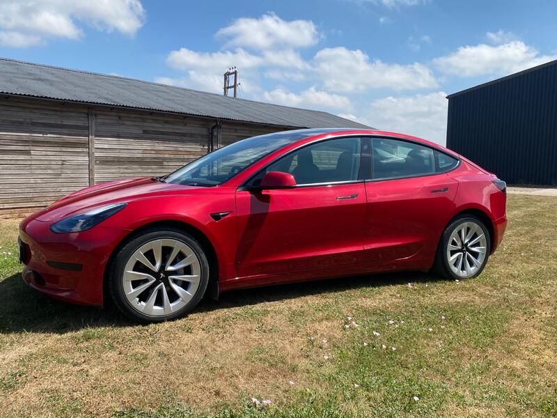 TESLA MODEL 3