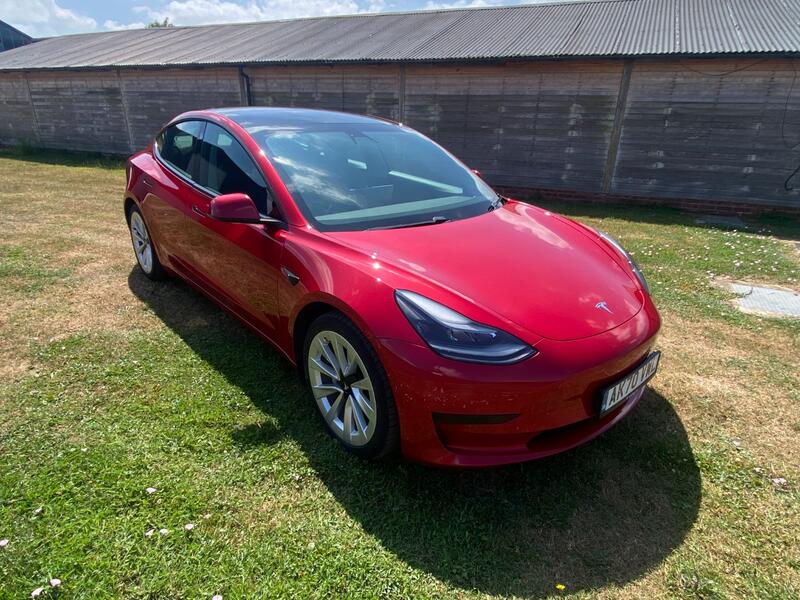 TESLA MODEL 3